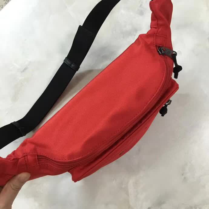 BALENCIAG巴黎世家 帆布胸包腰包 簡單輕便  BL1133